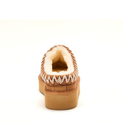 Women's Fireside by Dearfoams Queenstown Genuine Shearling Clog With Taping - US 3287